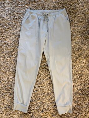 Under Armor Grey Activewear Joggers, Women’s Size L